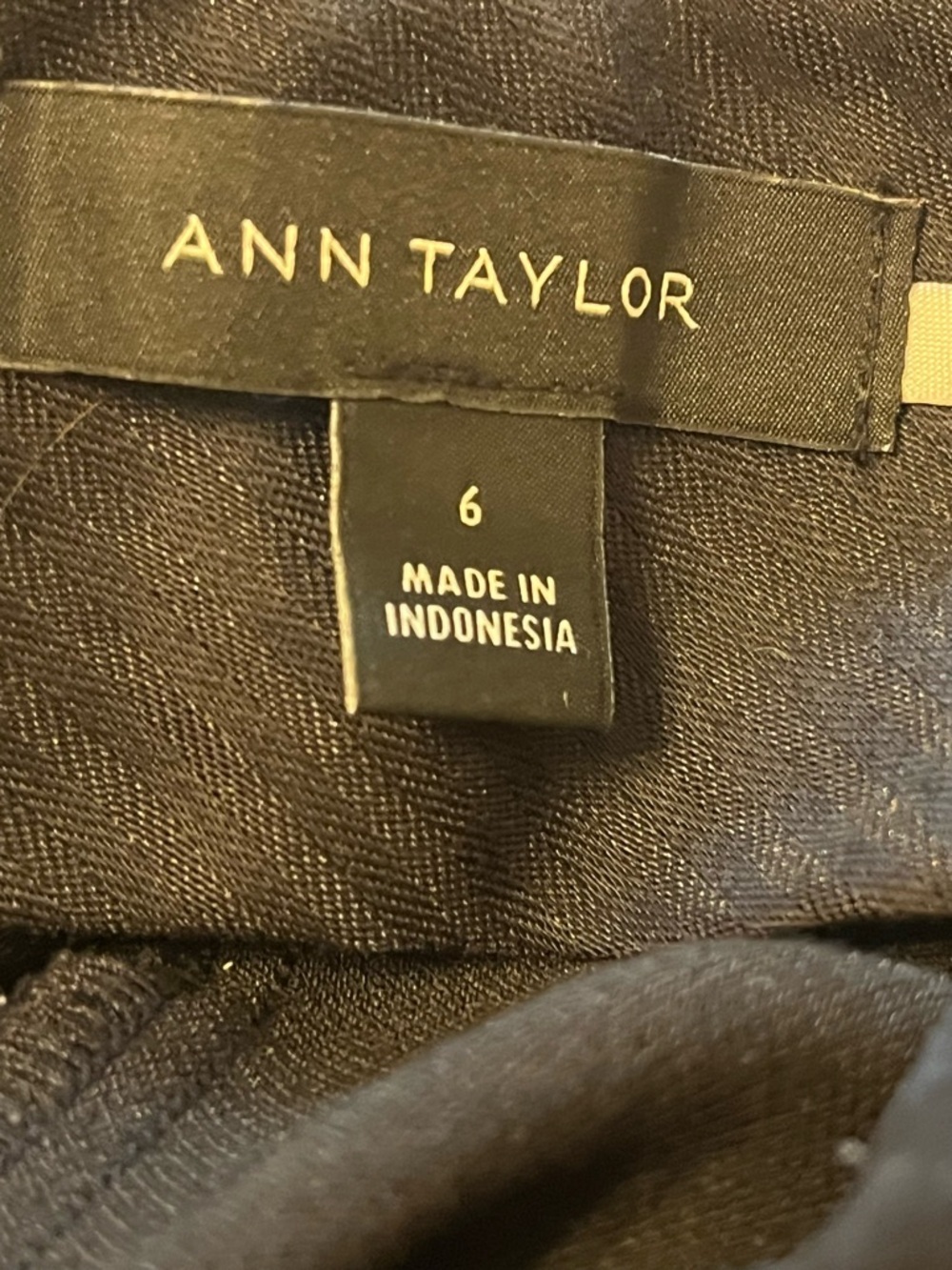 Ann Taylor High-Rise Black Tie-Waist Cropped Pants Women's Size 6 - Picture 10 of 11
